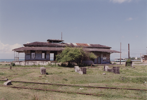 Photo1 of Annotto Bay Station in 2000