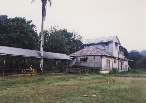 Photo1 of Balaclava Station in 2000