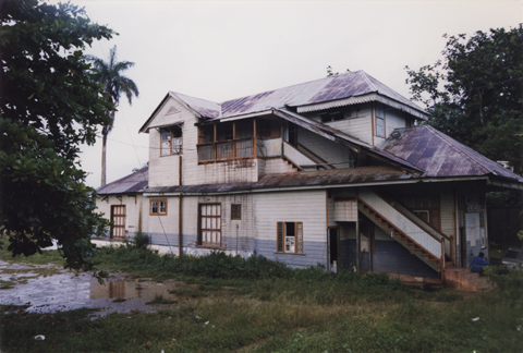 Photo2 of Balaclava Station in 2000