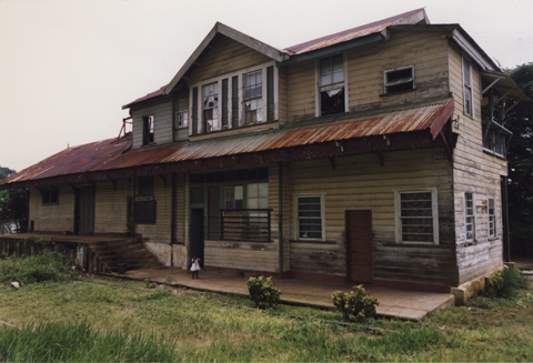 Photo1 of Greenvale Station in 2000