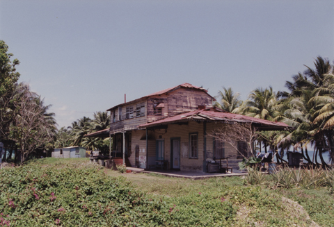 Photo2 of Hope Bay Station in 2000