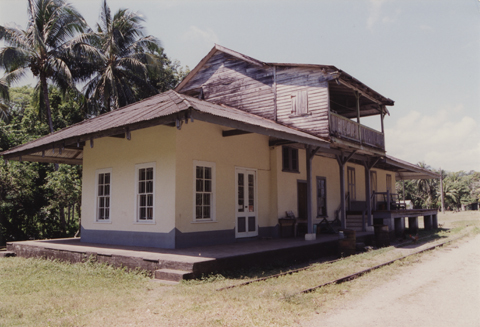Photo1 of Orange Bay Station in 2000
