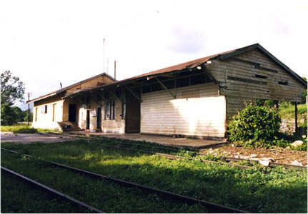 Photo of Williamsfield Station in 2000
